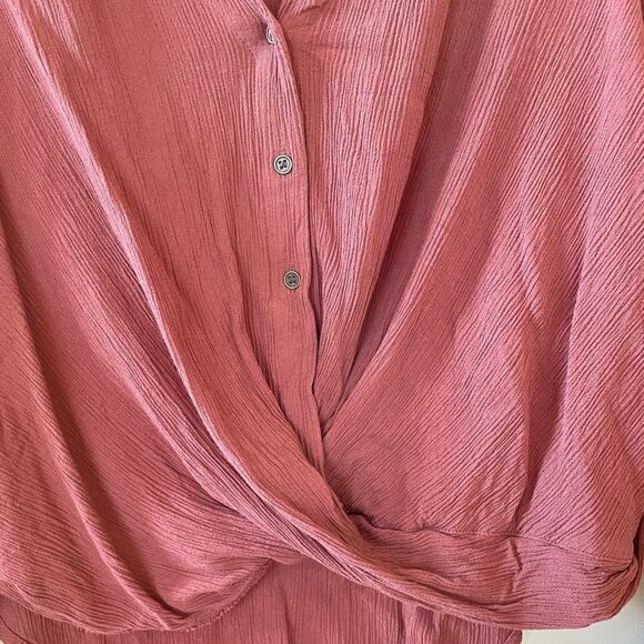 A.N.A. Rose Crepe Twist Hem Button Down S - Picture 8 of 10